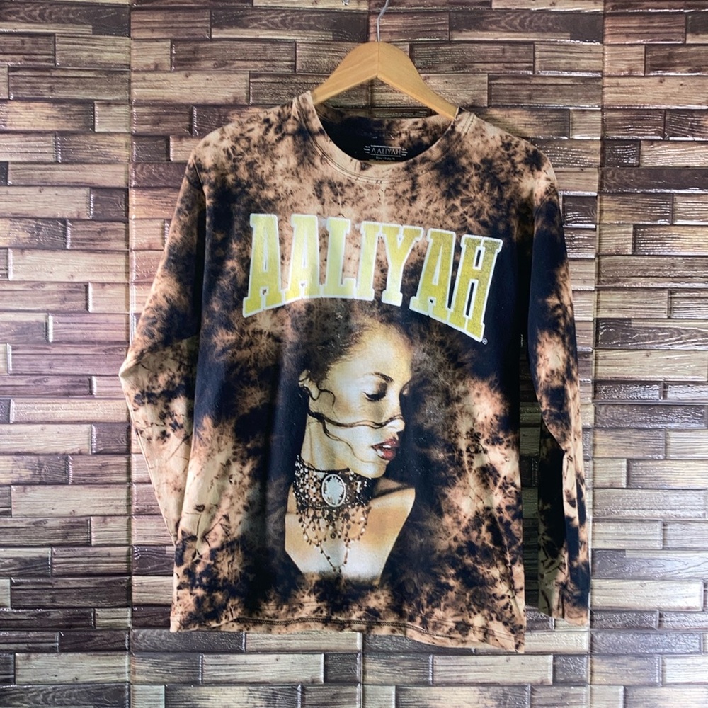 Pre Owned Aaliyah - Bleached Longsleeve - 2010s Medium Vintage T-Shirt